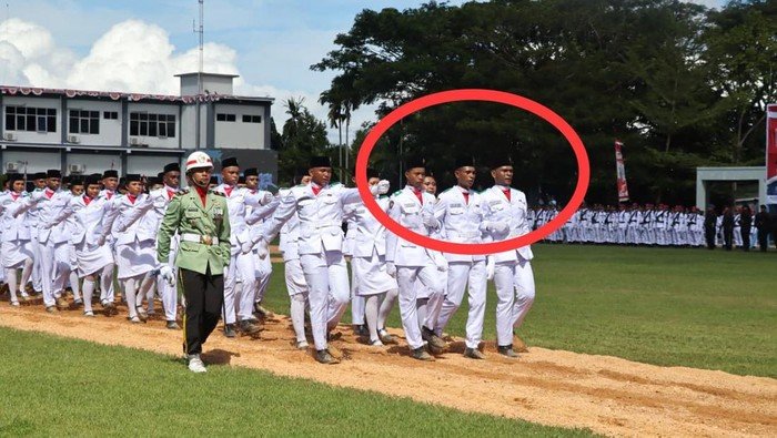 Cerita Paskibra Papua Barat Daya Viral Ditopang Teman karena Nyaris Jatuh